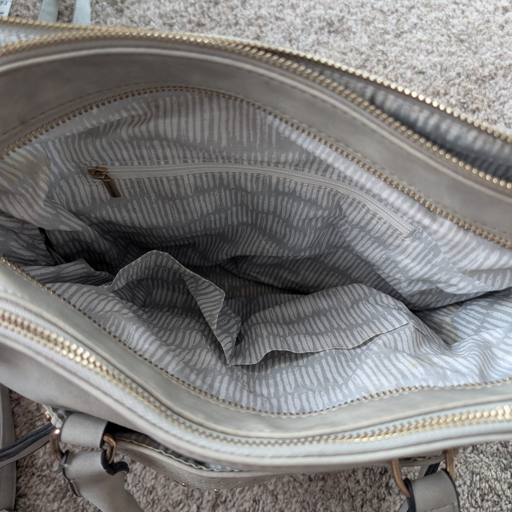 Elegant Gray Handbag - Picture 3 of 6